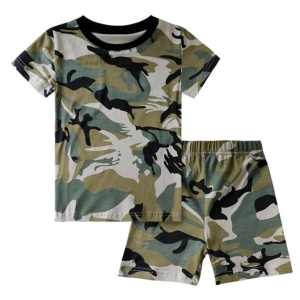 Camouflage t-shirt en short voor jongens in groen, modieus en van hoge kwaliteit