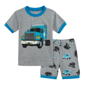 Pyjama polo en grijze short met vrachtwagenmotief