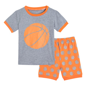 Oranje en grijs basketbal t-shirt en korte broek