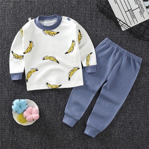 Katoenen pyjama met bananenpatroon voor kinderen op een zeer hoogwaardig modieus tapijt