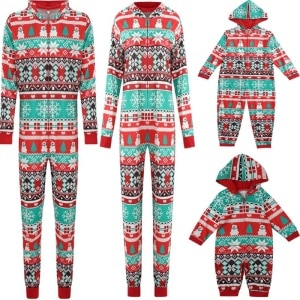 Kerstpyjama combinatie voor het hele gezin compleet in de mode