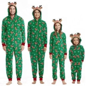 Kerstpyjama Groen voor het hele gezin modieus