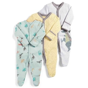 3-delig pyjamapakje met dinosaurusprint voor baby met witte achtergrond